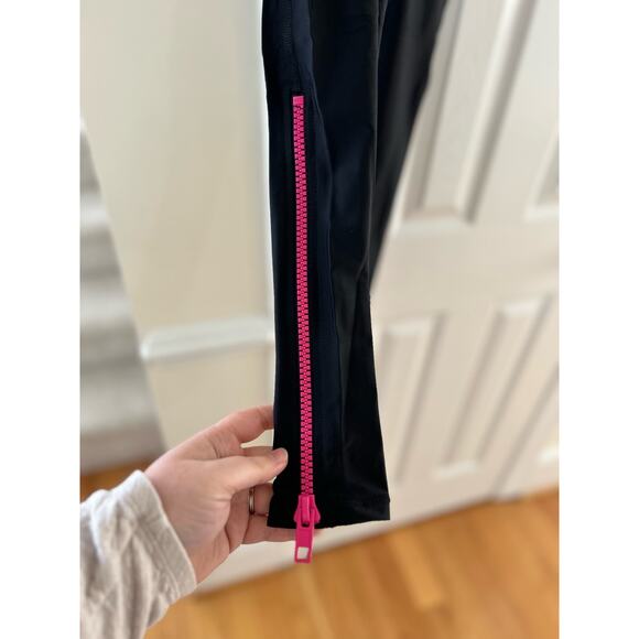 NWT Terez Black Full Length Legging with Hot Pink Ankle Zipper Detail - Picture 4 of 10